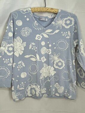 Fresh Produce V Neck Blue White Floral 3/4 Sleeve Shirt Size Large coastal beach